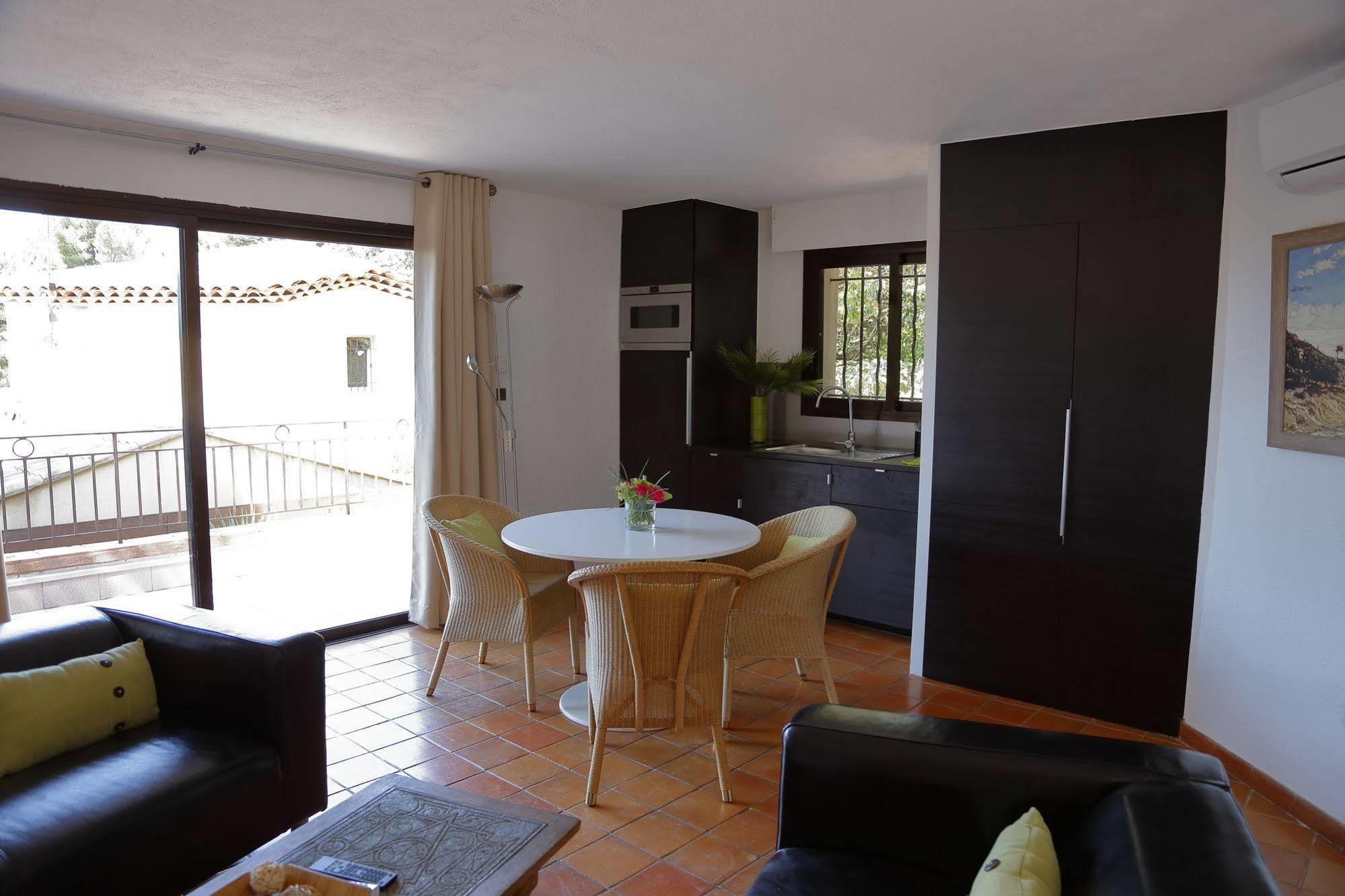 Les Jardins De Cassis - Parking Gratuit & Piscine Chauffee Hotell Eksteriør bilde